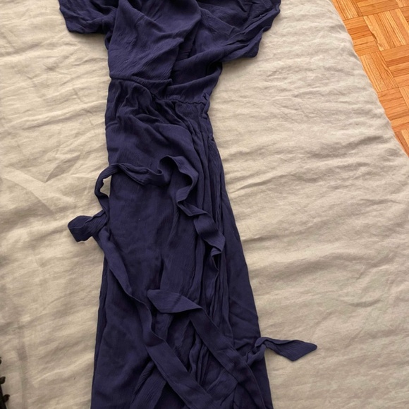 V-Neck Wrap Side Tie Midi Dress - Picture 3 of 3